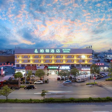 Bai Ling Hotel Nanning Bagian luar foto