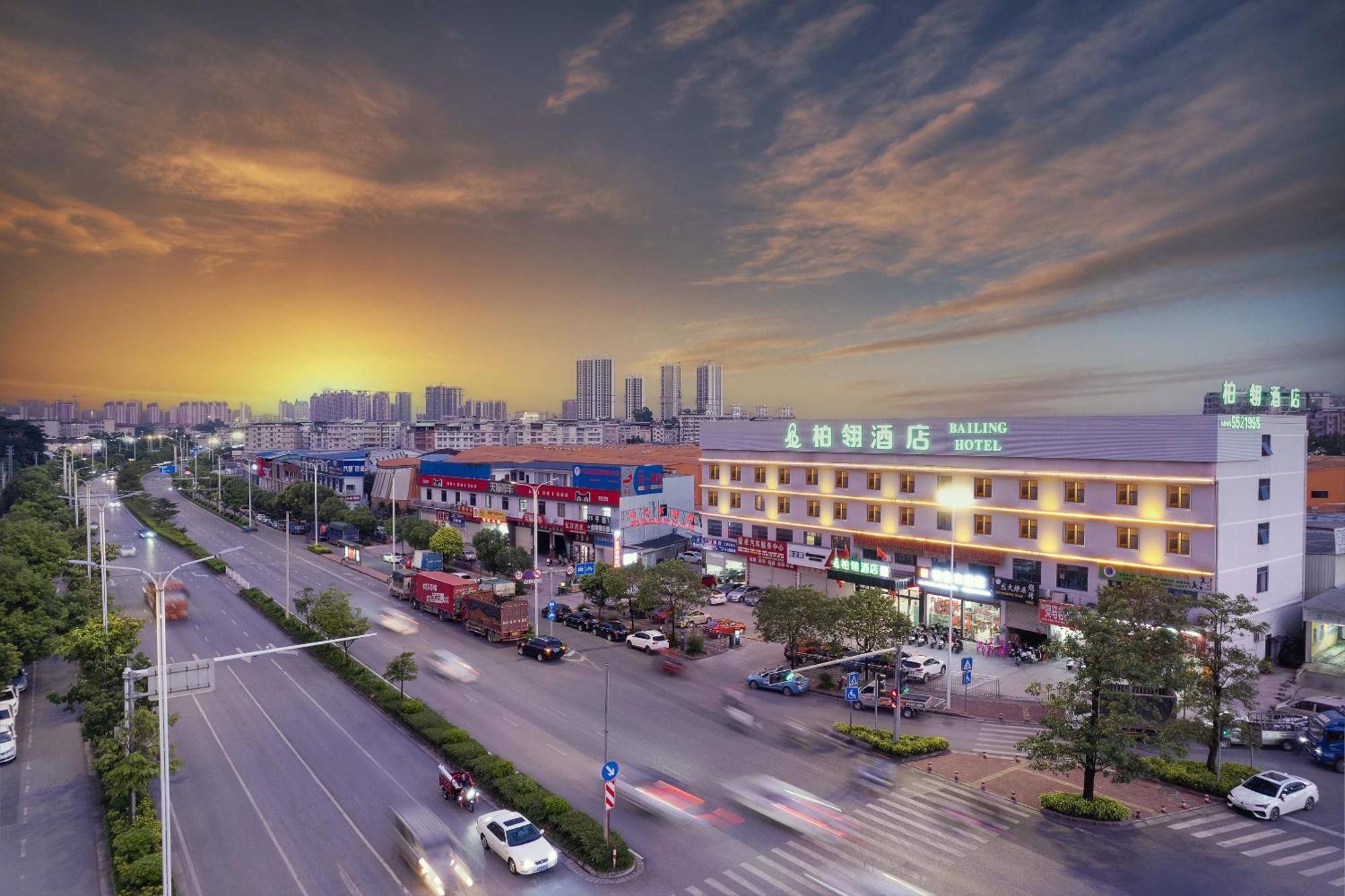 Bai Ling Hotel Nanning Bagian luar foto